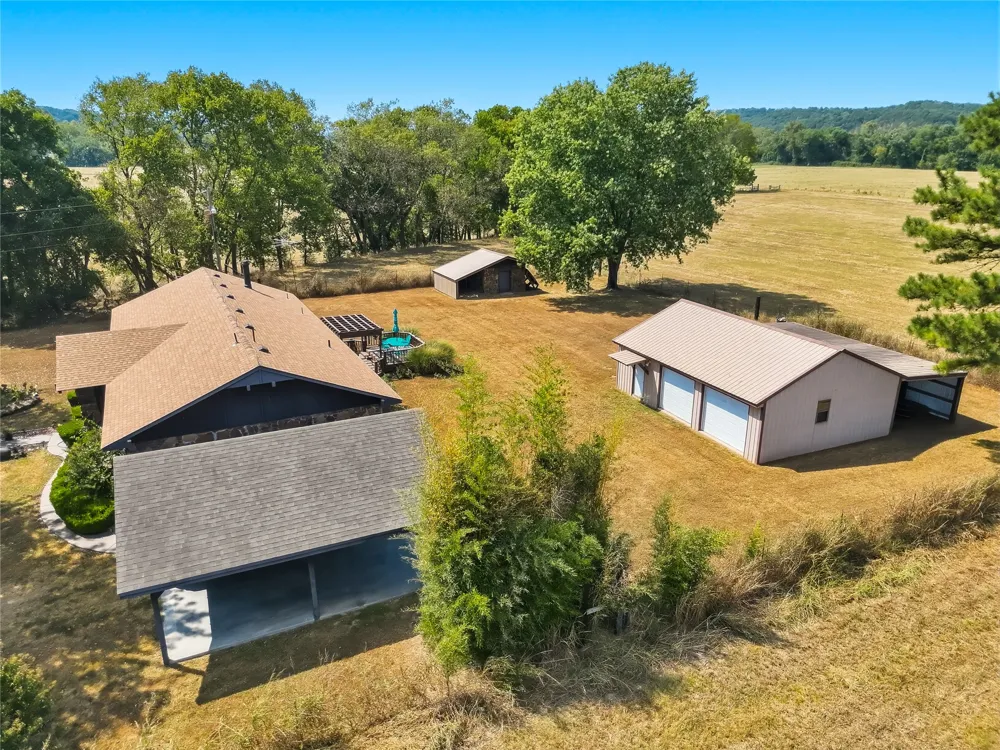469833 E 740 ROAD Stilwell, OK 74960