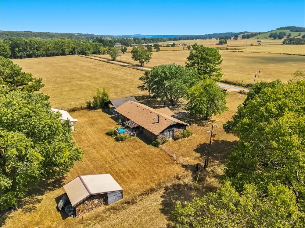 469833 E 740 ROAD Stilwell, OK 74960