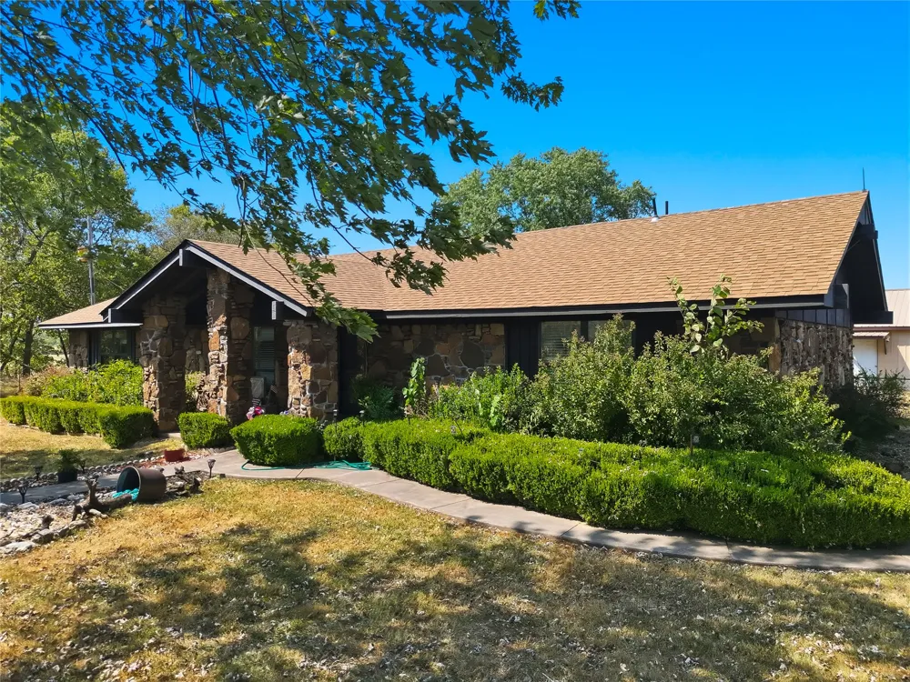 469833 E 740 ROAD Stilwell, OK 74960