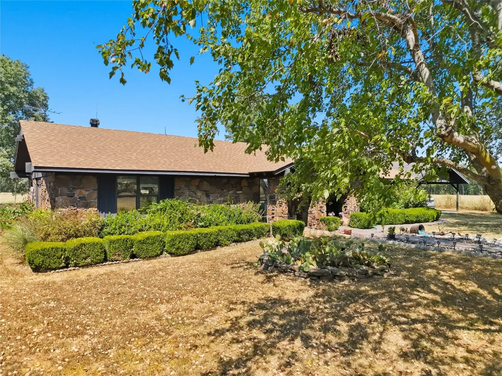 469833 E 740 ROAD Stilwell, OK 74960
