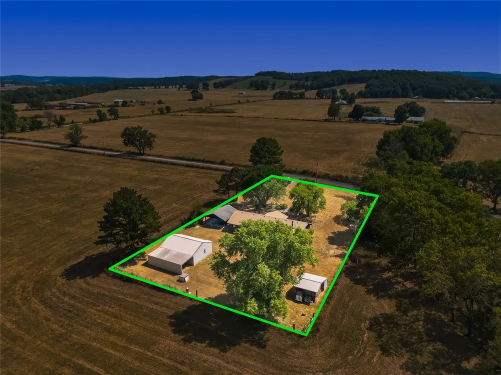 469833 E 740 ROAD Stilwell, OK 74960