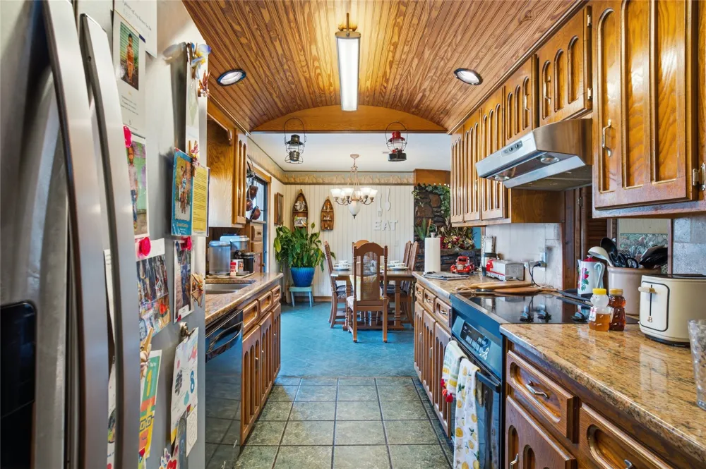 469833 E 740 ROAD Stilwell, OK 74960