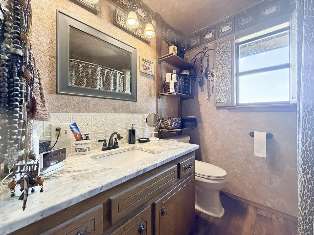 469833 E 740 ROAD Stilwell, OK 74960