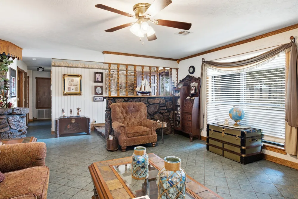 469833 E 740 ROAD Stilwell, OK 74960