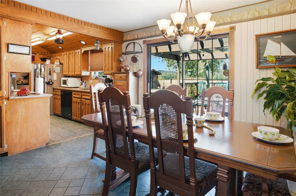 469833 E 740 ROAD Stilwell, OK 74960