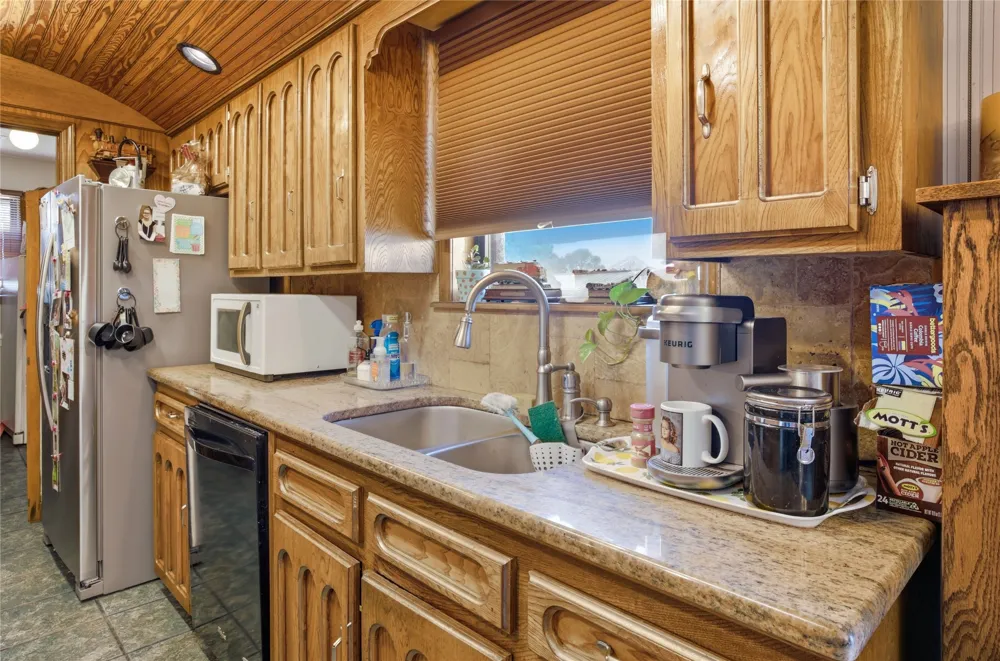 469833 E 740 ROAD Stilwell, OK 74960