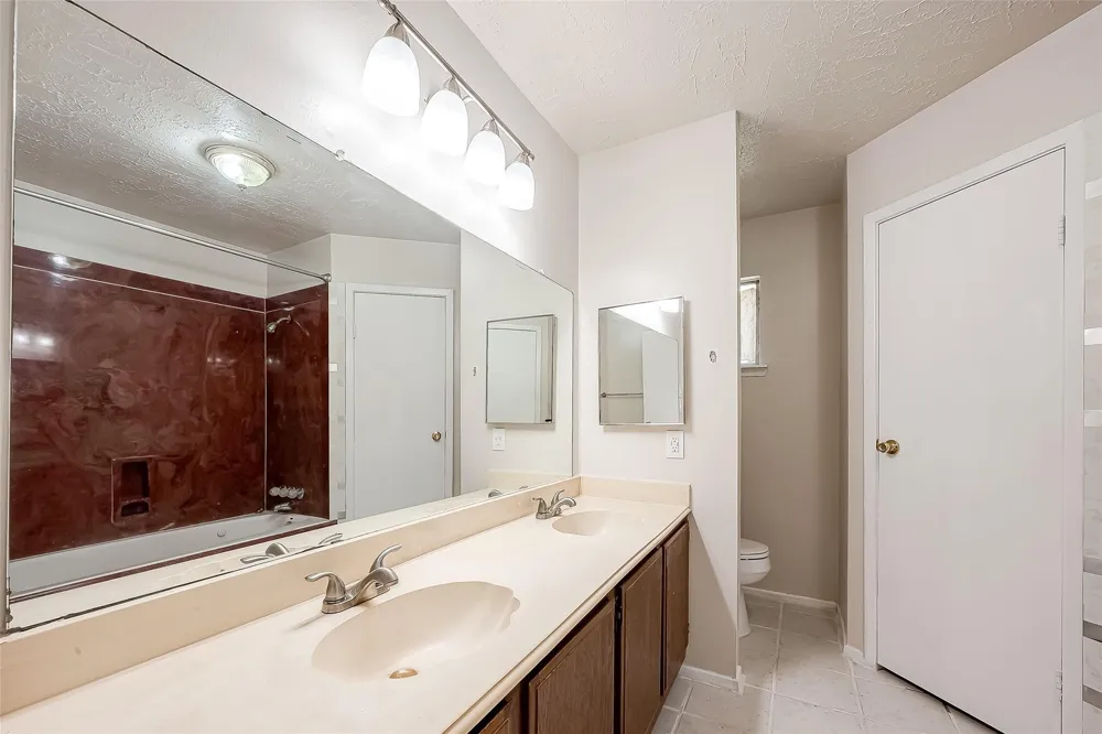 7615 Wovenwood Lane Houston, TX 77041