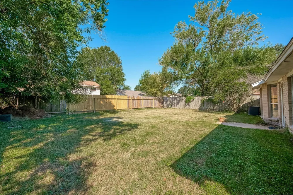 7615 Wovenwood Lane Houston, TX 77041
