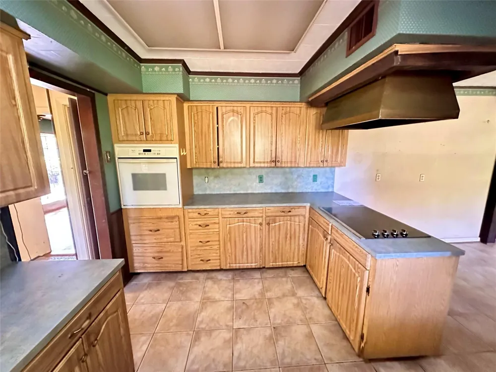 300 Holly Drive Baytown, TX 77520