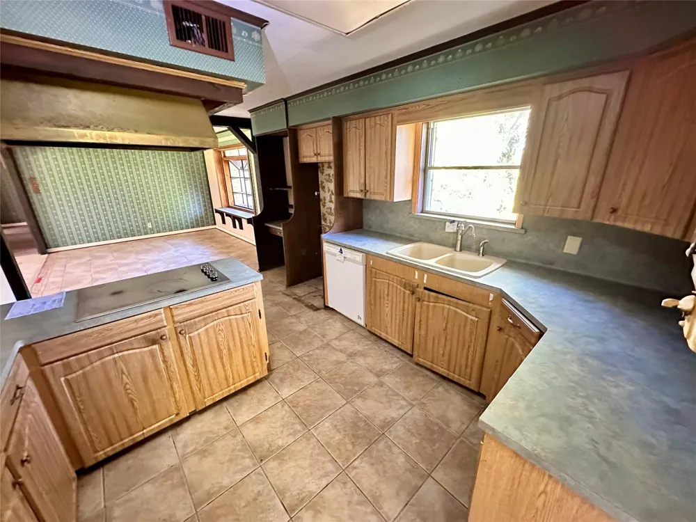 300 Holly Drive Baytown, TX 77520