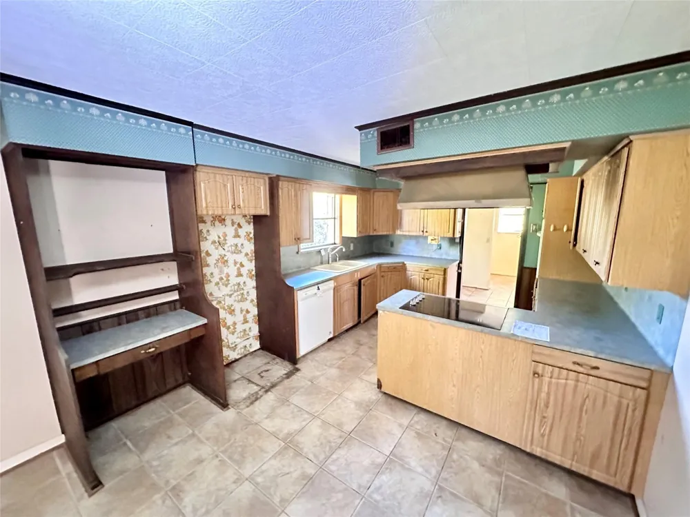300 Holly Drive Baytown, TX 77520