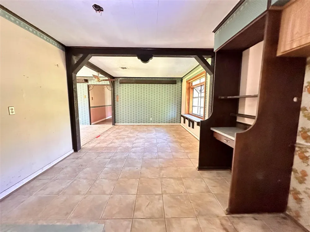 300 Holly Drive Baytown, TX 77520
