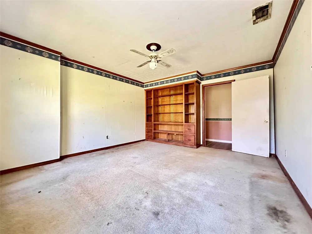 300 Holly Drive Baytown, TX 77520