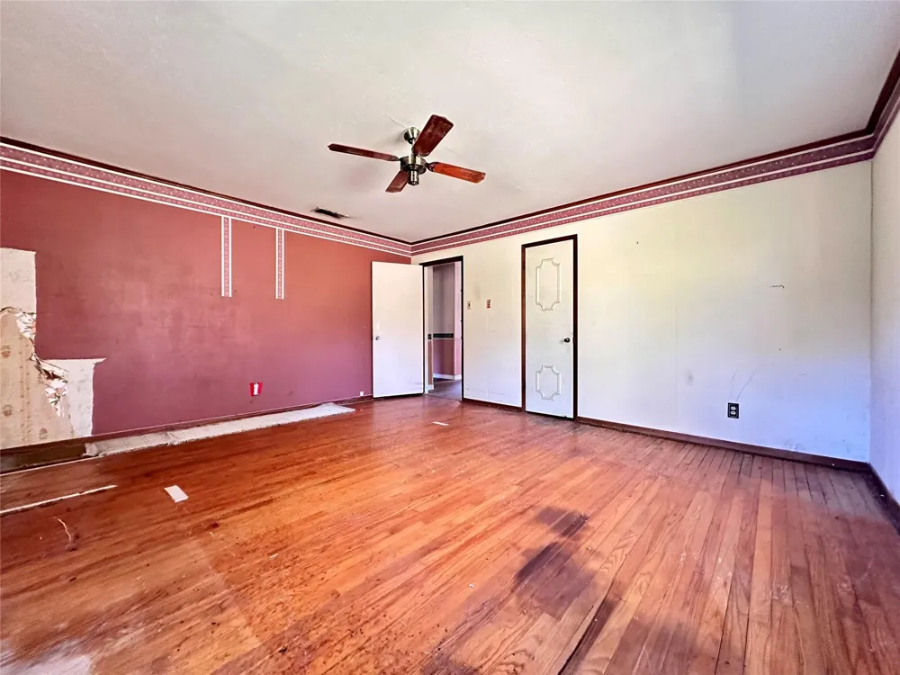 300 Holly Drive Baytown, TX 77520