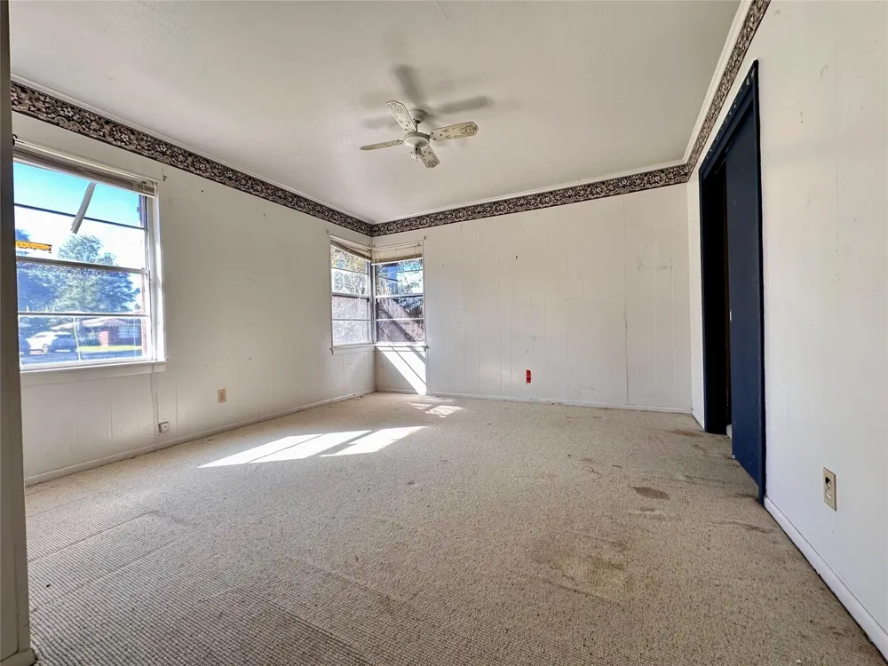 300 Holly Drive Baytown, TX 77520