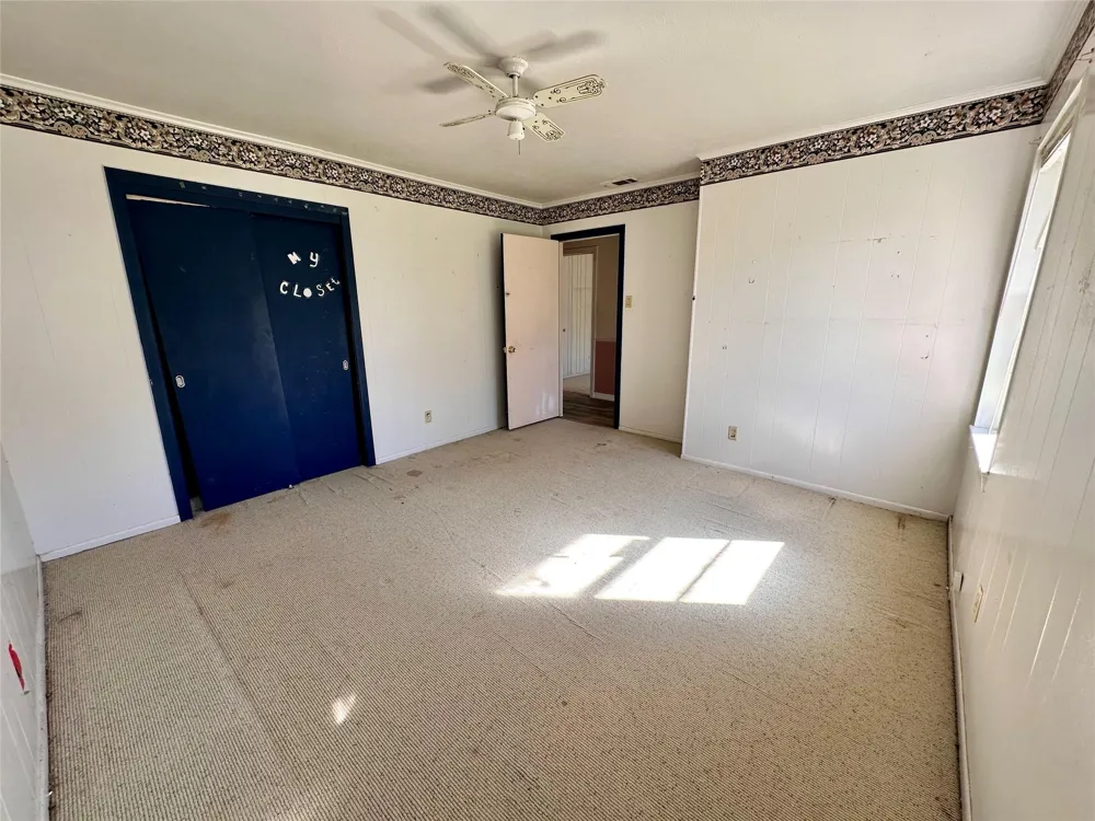 300 Holly Drive Baytown, TX 77520