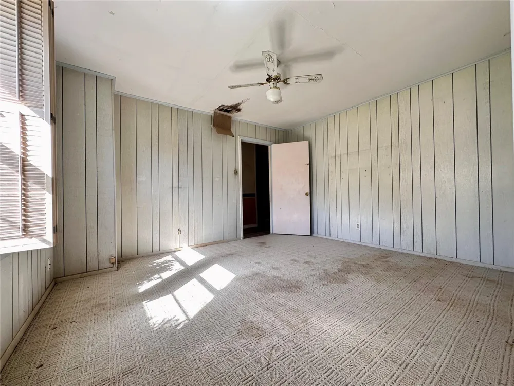 300 Holly Drive Baytown, TX 77520
