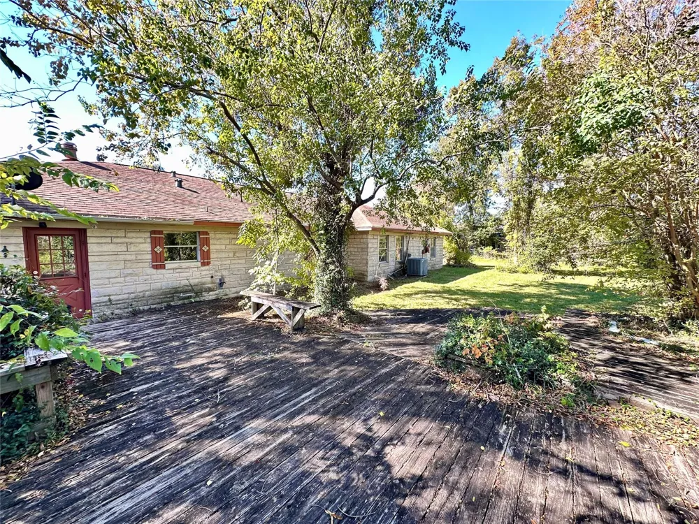 300 Holly Drive Baytown, TX 77520
