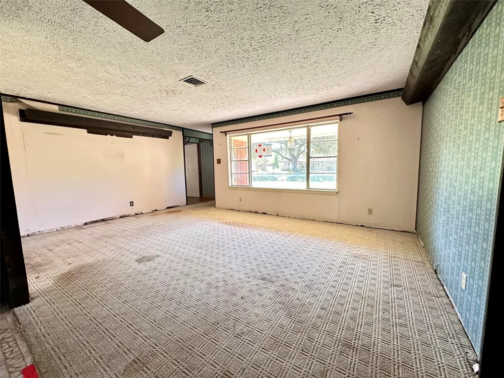 300 Holly Drive Baytown, TX 77520