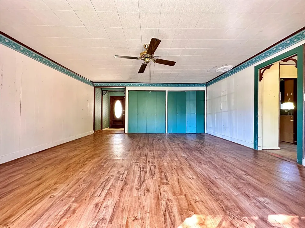 300 Holly Drive Baytown, TX 77520