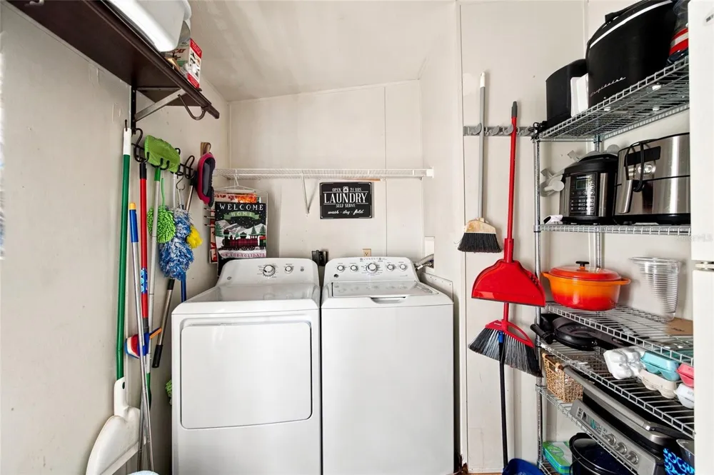 12818 HAWK HILL DRIVE Thonotosassa, FL 33592