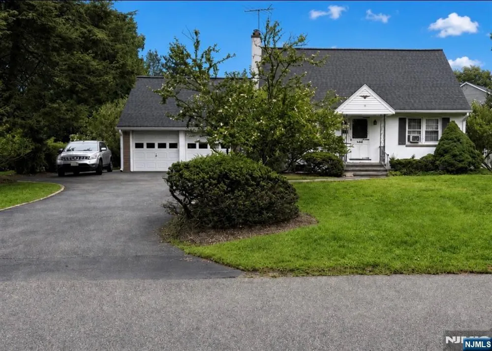 76 Linwood Avenue Midland Park, NJ 07432