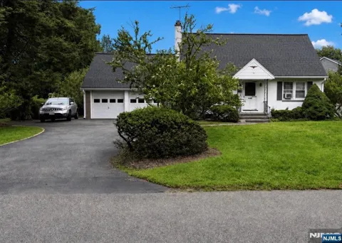 76 Linwood Avenue