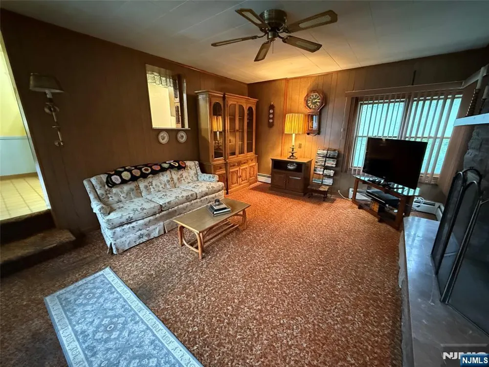 76 Linwood Avenue Midland Park, NJ 07432