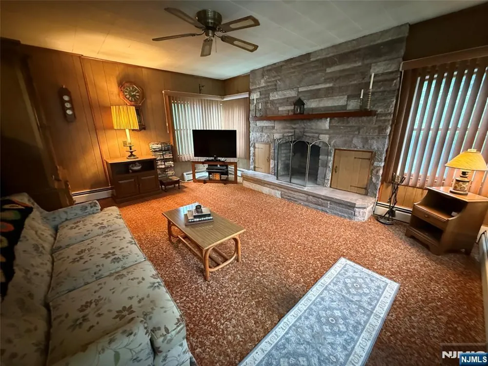 76 Linwood Avenue Midland Park, NJ 07432