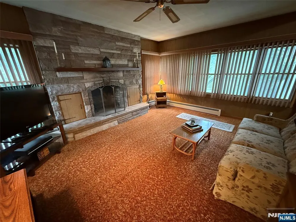 76 Linwood Avenue Midland Park, NJ 07432