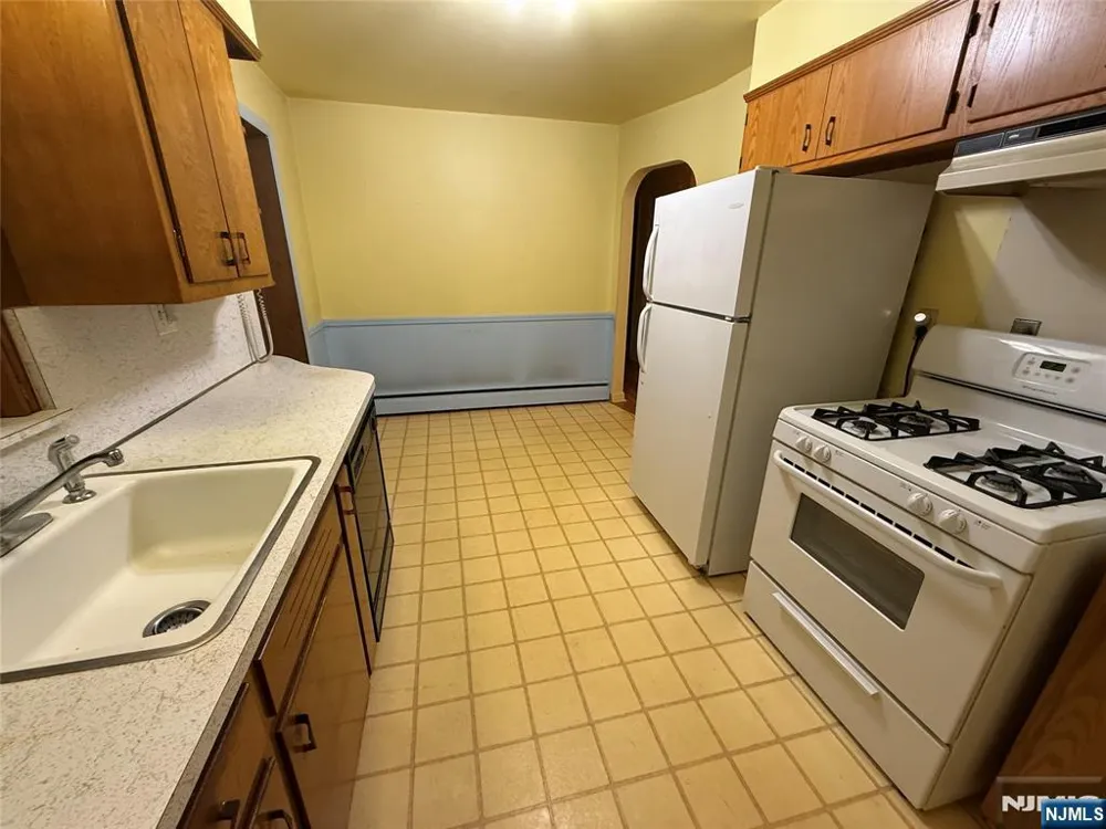 76 Linwood Avenue Midland Park, NJ 07432