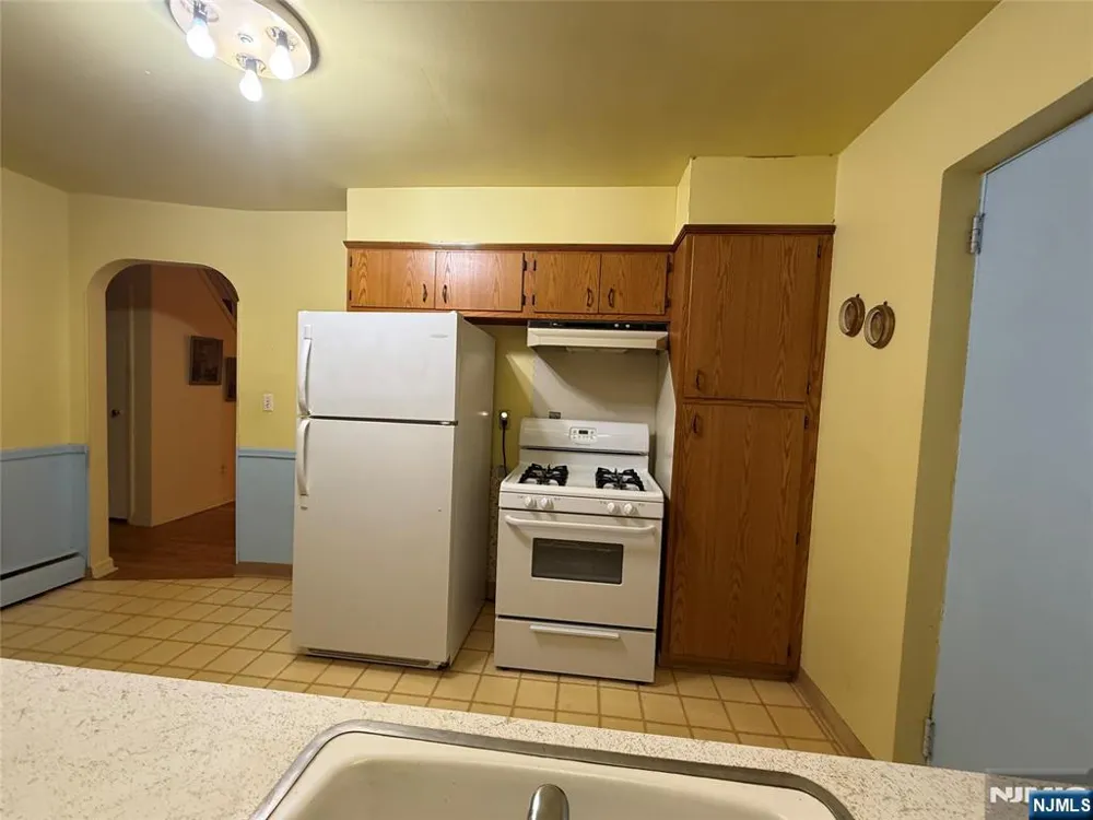 76 Linwood Avenue Midland Park, NJ 07432