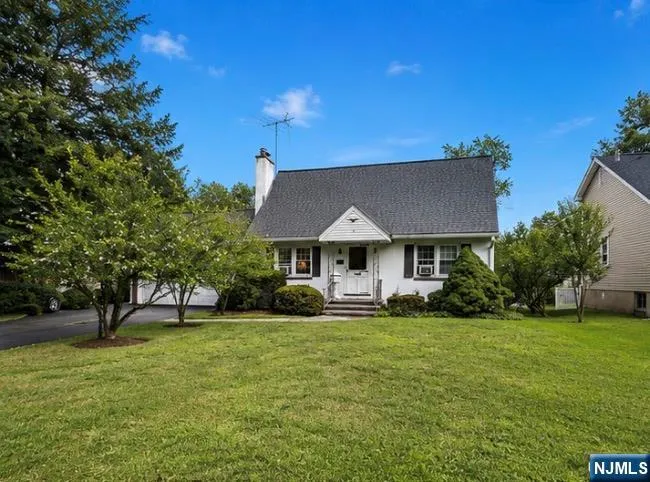 76 Linwood Avenue Midland Park, NJ 07432