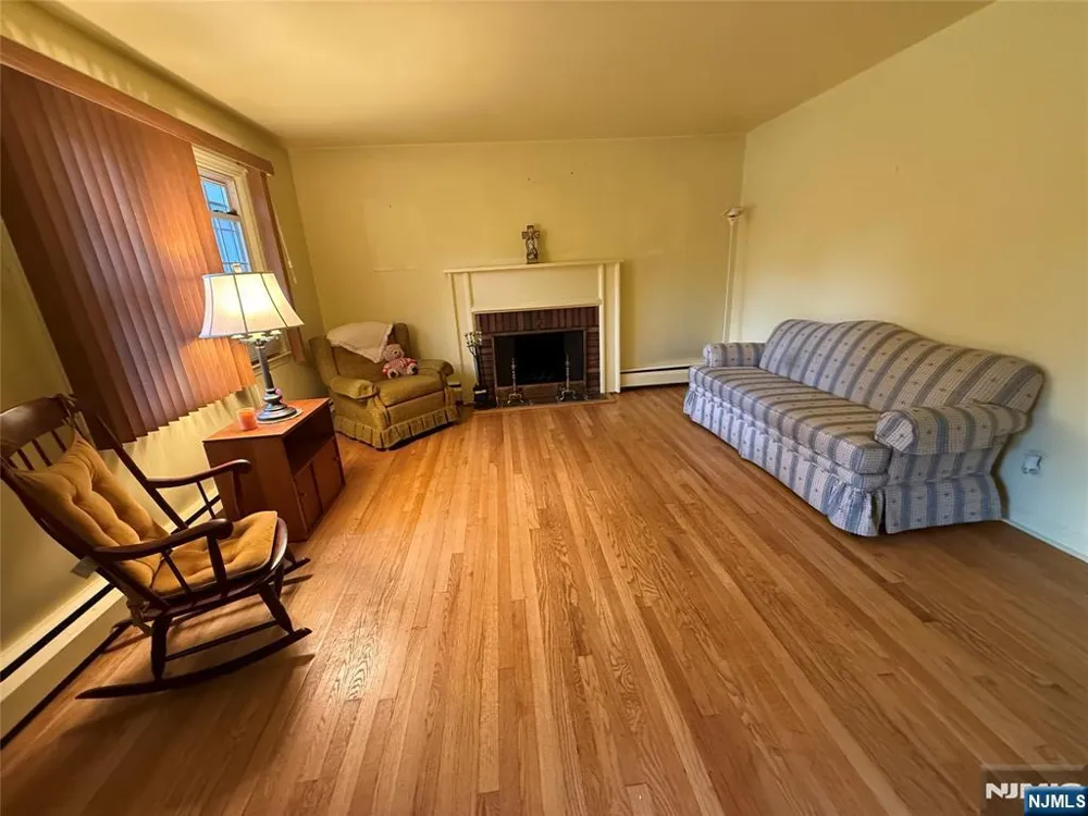 76 Linwood Avenue Midland Park, NJ 07432