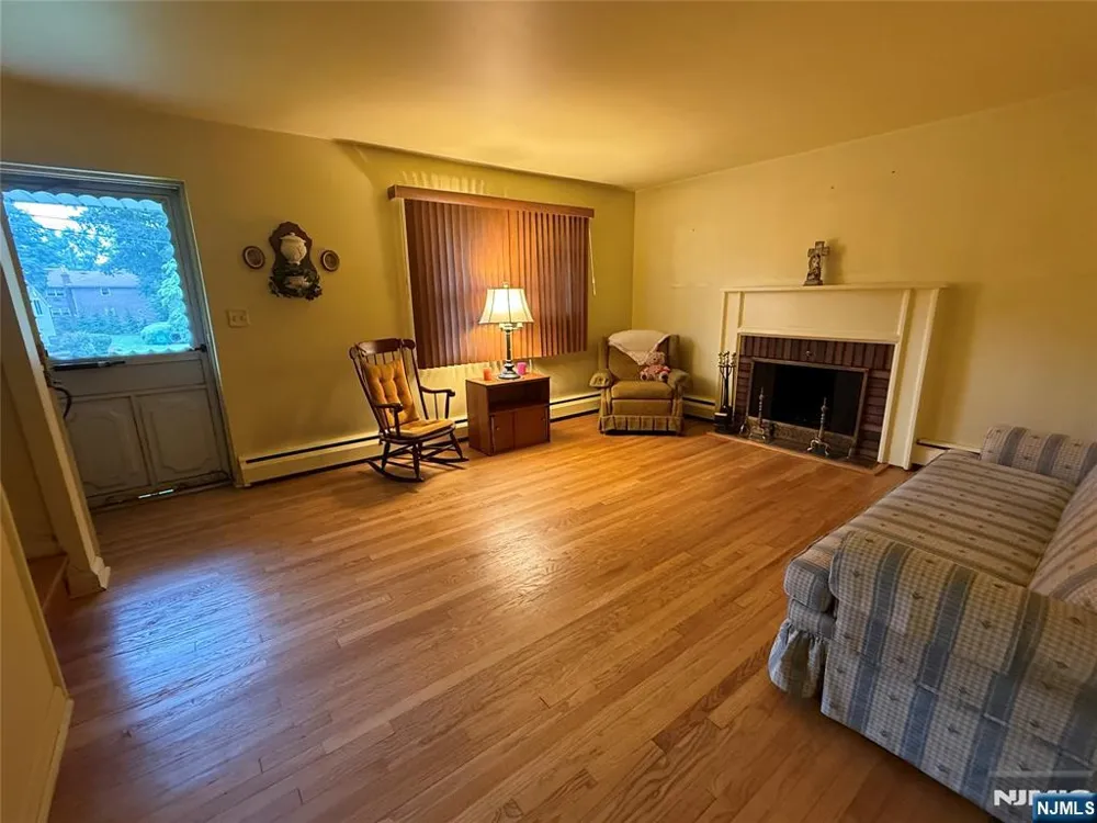 76 Linwood Avenue Midland Park, NJ 07432