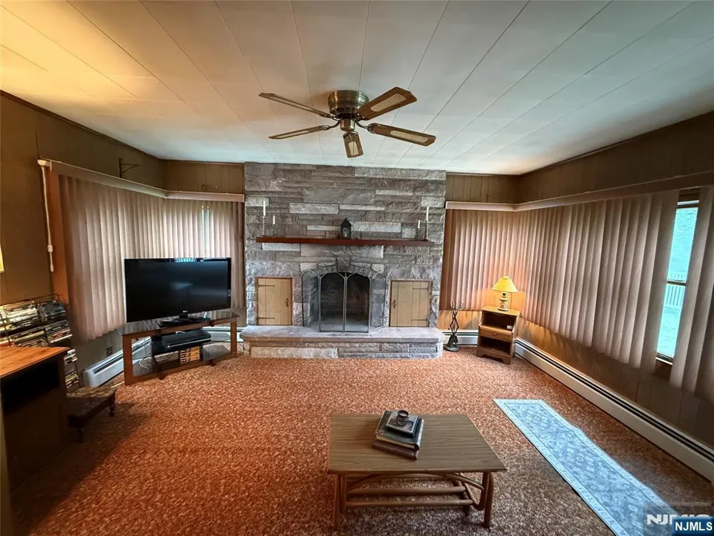 76 Linwood Avenue Midland Park, NJ 07432