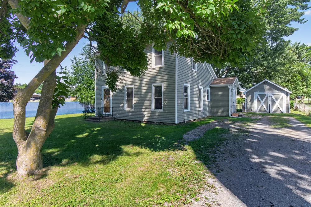 127 Broad Street Brooklyn, MI 49230