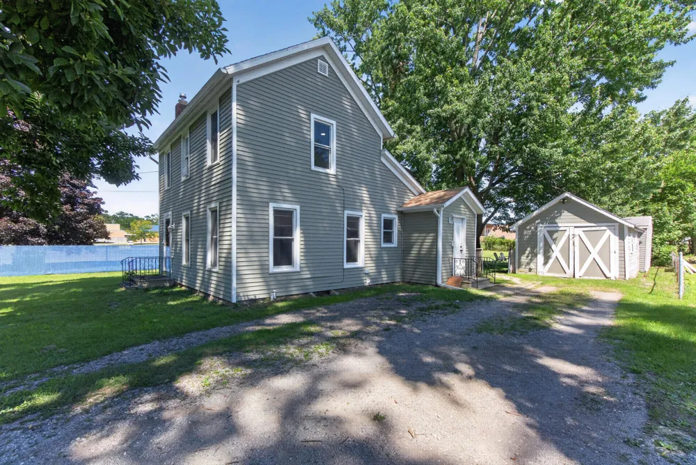 127 Broad Street Brooklyn, MI 49230