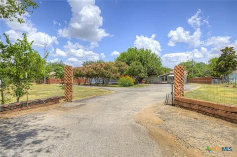 580 E Zipp Road