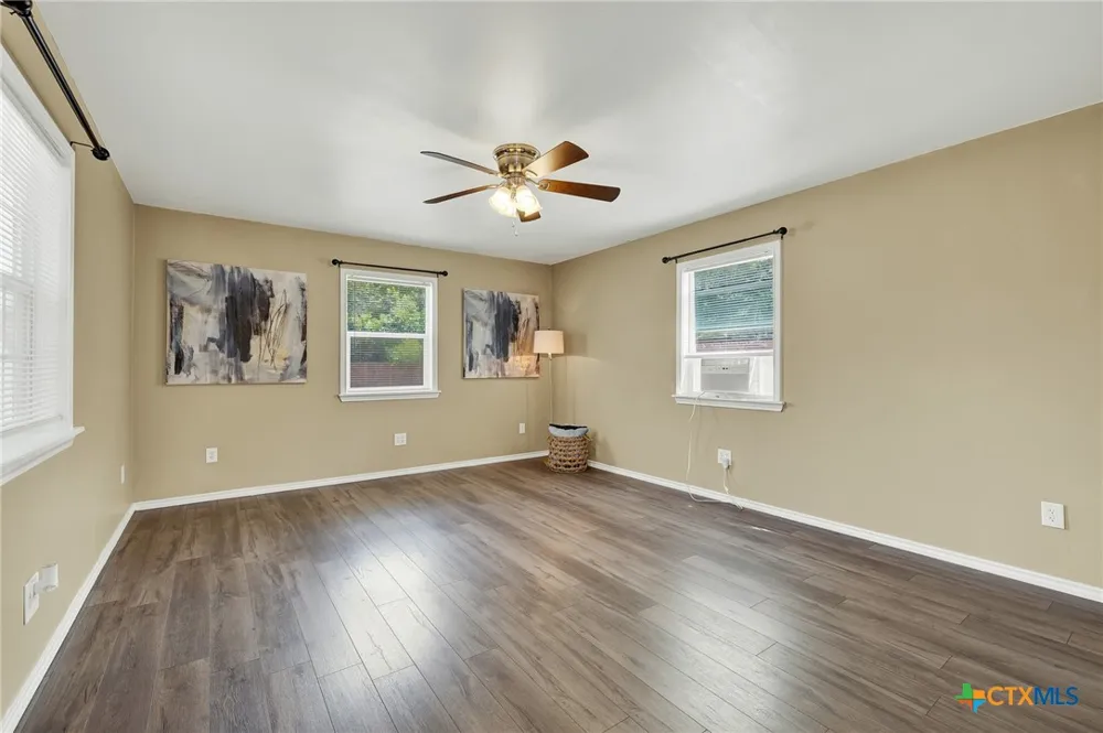 580 E Zipp Road New Braunfels, TX 78130