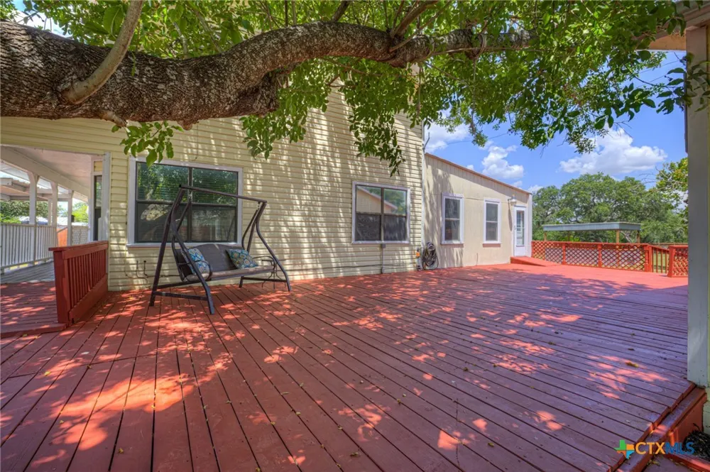 580 E Zipp Road New Braunfels, TX 78130