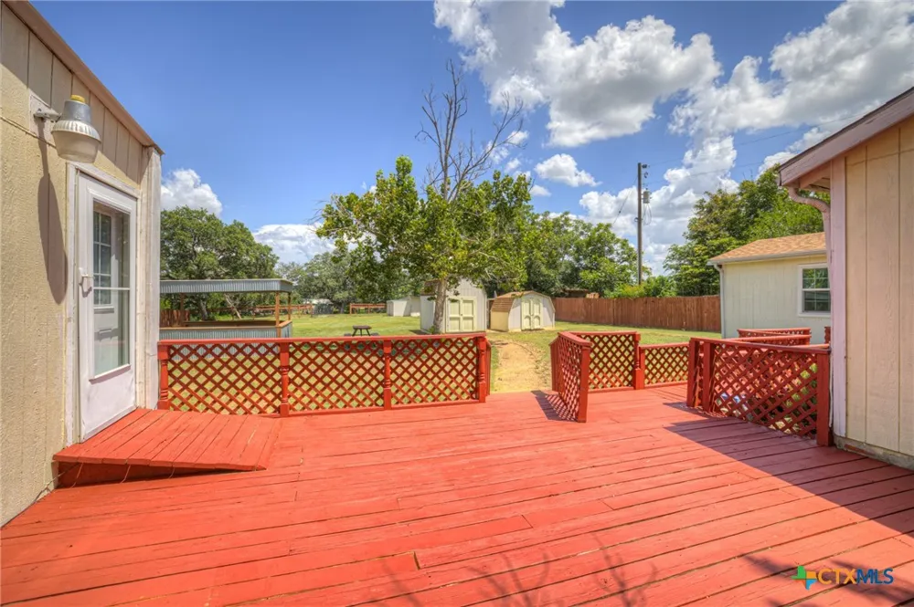580 E Zipp Road New Braunfels, TX 78130