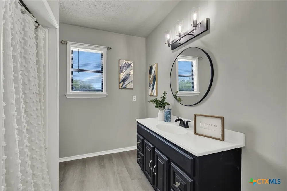 580 E Zipp Road New Braunfels, TX 78130