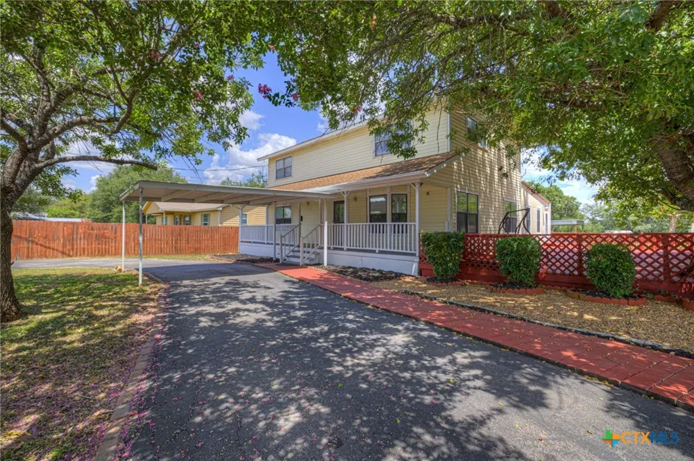 580 E Zipp Road New Braunfels, TX 78130
