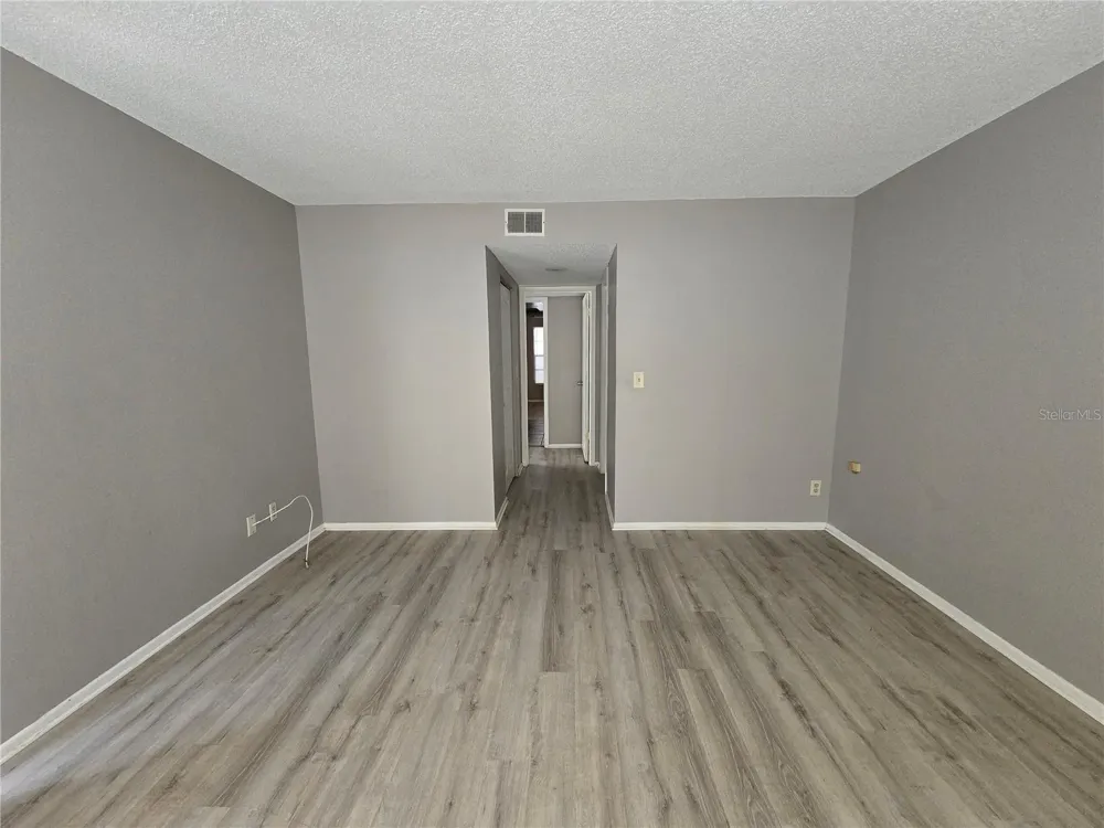 7838 NIAGARA AVENUE #305 Tampa, FL 33617