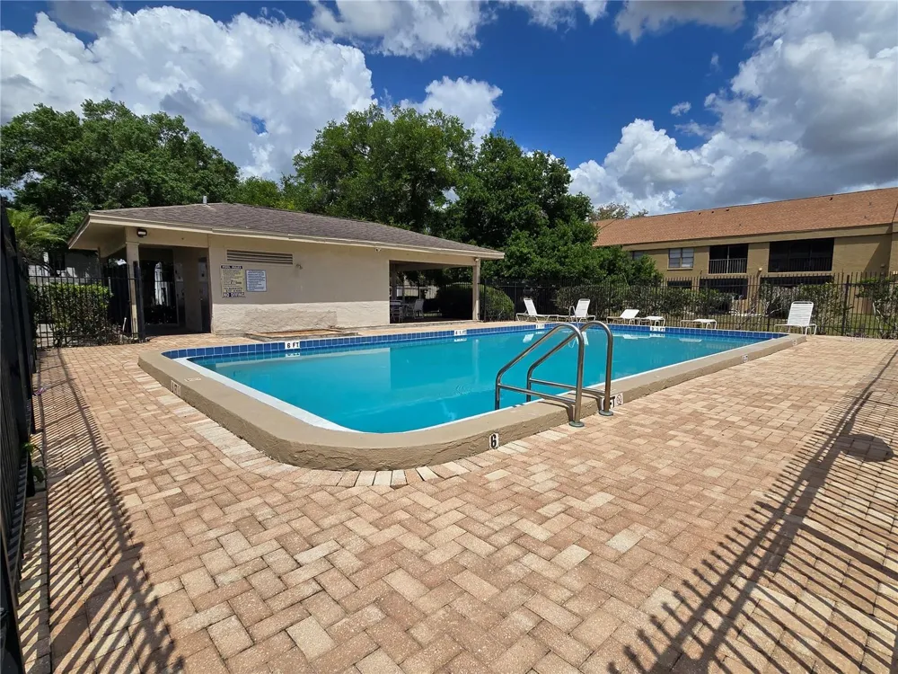 7838 NIAGARA AVENUE #305 Tampa, FL 33617