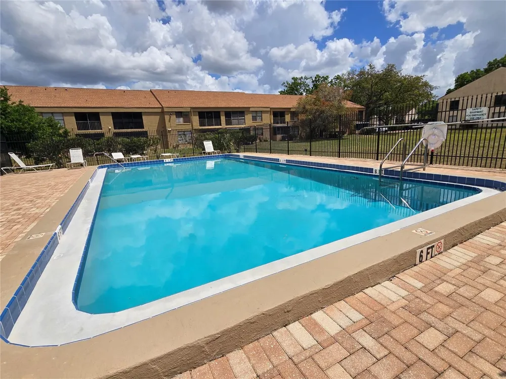 7838 NIAGARA AVENUE #305 Tampa, FL 33617