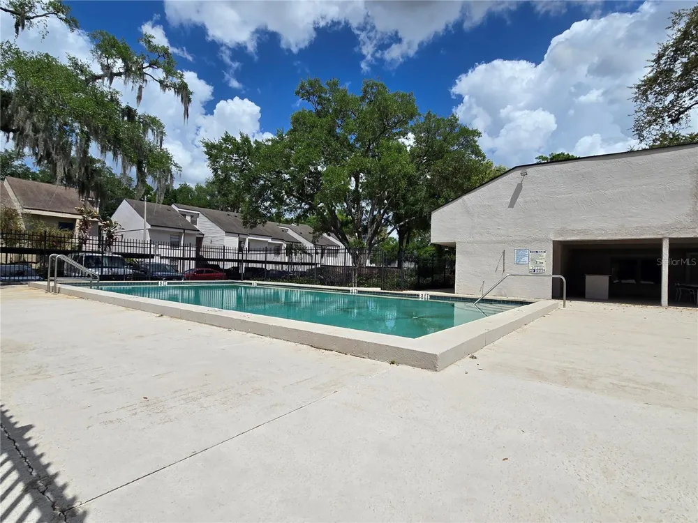 7838 NIAGARA AVENUE #305 Tampa, FL 33617