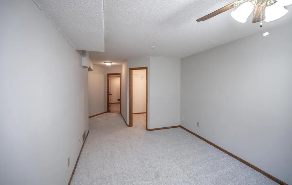 14351 Glenda Drive Apple Valley, MN 55124