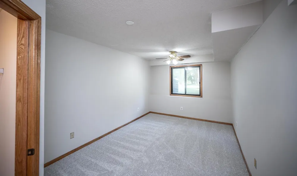 14351 Glenda Drive Apple Valley, MN 55124